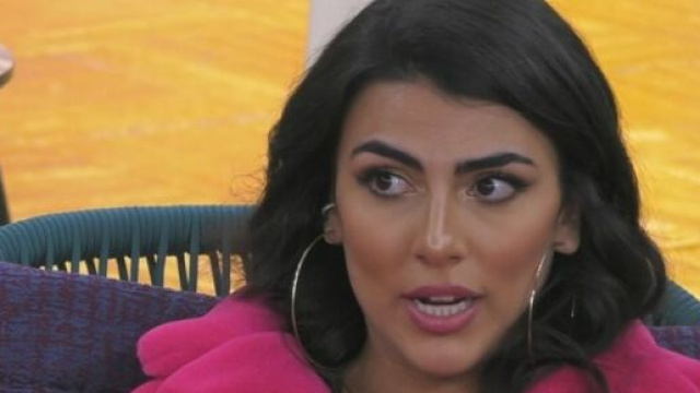 Grande Fratello Vip, Giulia contro Elisabetta.