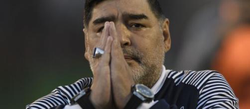 Addio a Diego Maradona, sarebbe morto per un arresto cardiorespiratorio.