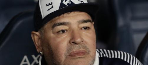 Diego Armando Maradona ricoverato in ospedale dopo un crollo emotivo - fanpage.it