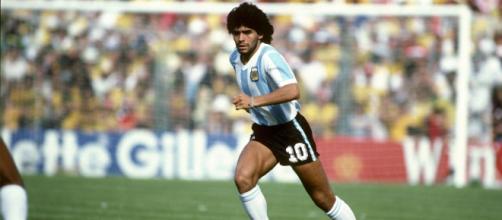 Maradona fez muita história no futebol. (Arquivo Blasting News)