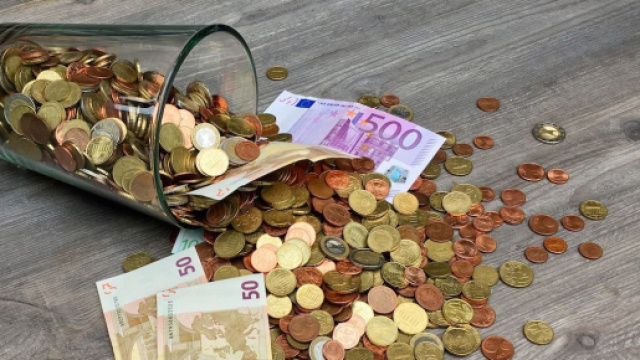 Les Français les plus précaires vont recevoir une aide du gouvernement. Credit: Pixabay