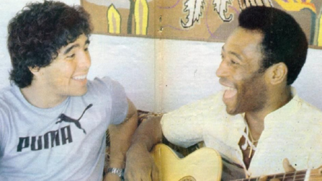 Maradona e Pel&eacute; in occasione del loro primo incontro nel 1979.