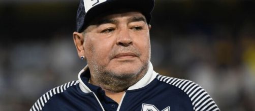 Funcionário perde o emprego após tirar foto com corpo de Maradona. (Arquivo Blasting News)