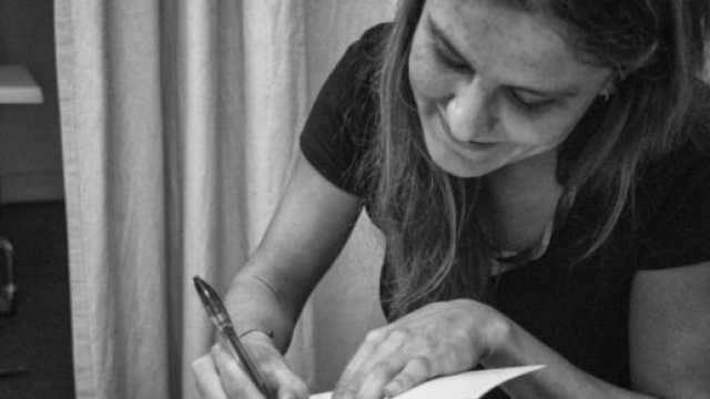 L'autrice e pittrice Serena Maffia.