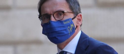 Coronavirus, Francesco Boccia: 'Far nascere Gesù bambino due ore prima non è eresia'.