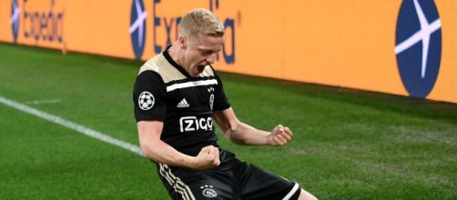 Van de Beek potrebbe essere nel mirino della Juventus.