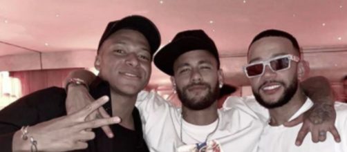 En plein confinement la soirée de Neymar Mbappé et Memphis fait polémique - photo compte Instagram Depay