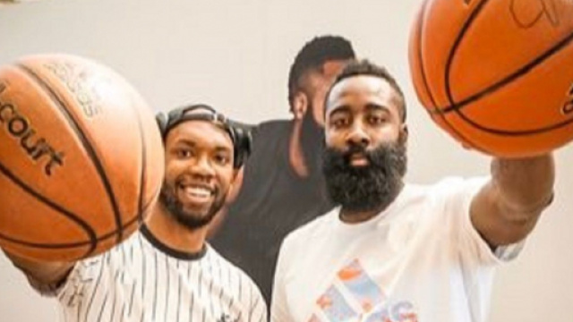 Eddie David avec le joue rNBA, James Harden (Credit : Twitter Eddie David)