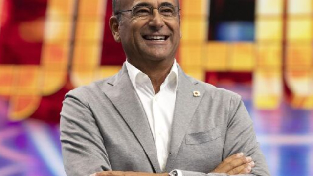 Carlo Conti, colpito dai sintomi della Covid-19, non potr&agrave; condurre in collegamento video la prossima puntata di Tale e Quale Show - gds.it.