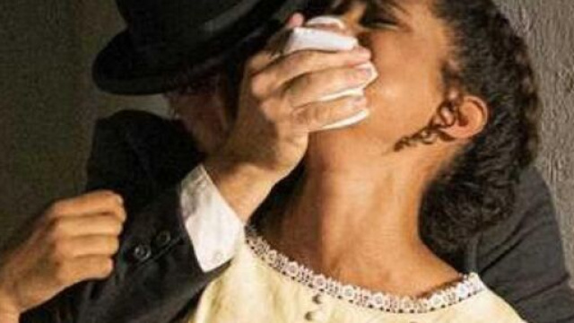 Una Vita, spoiler al 20 novembre: Marcia viene drogata da un uomo misterioso