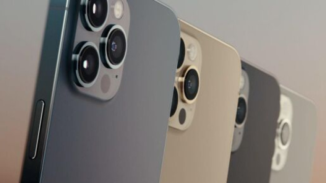 Apple, al via i preordini dal 6 novembre per iPhone 12 mini e Pro Max.