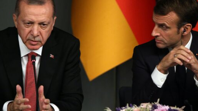 Emmanuel Macron : Point sur la ‘relation’ entre la ‘France’ et les ‘Etats islamiques’ sur Financial Times