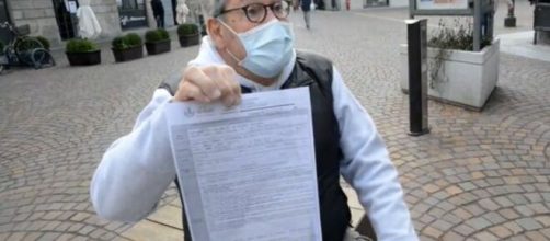 Bergamo, l'81enne di Treviglio, Pino Colla è stato multato di 400 euro per aver violato le misure previste dal nuovo Dpcm.
