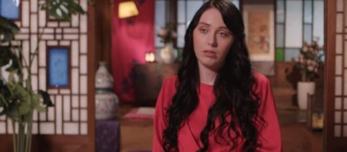 '90 Day Fiancé': Fans accused Deavan of lying, slammed her for promoting the app. [Image Sources: TLC UK/ YouTube]