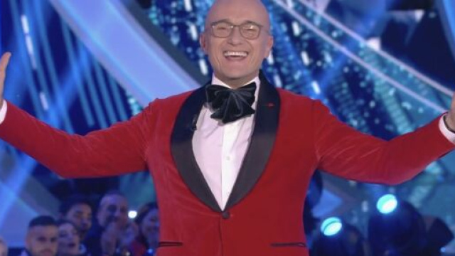 GF Vip, Signorini sul ritiro di alcuni concorrenti: ‘Non insisto con chi vuole andare via’.