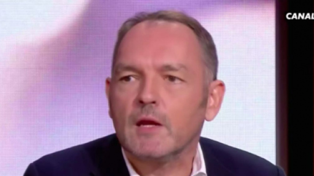 Stéphane Guy mis à pied par Canal+ après son soutien à Sébastien Thoen. ©Canal+ Capture