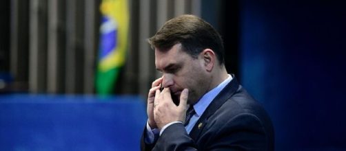 Abin fez relatórios para ajudar Flávio Bolsonaro no caso Queiroz. (Arquivo Blasting News)