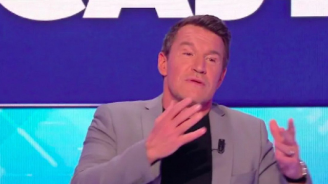 'Ca sent le brûlé' : Benjamin Castaldi s'inquiète sur le plateau de TPMP. ©TPMP Capture