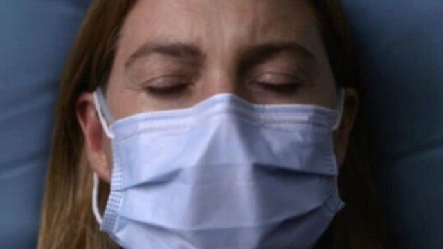 Nell'ultimo episodio dell'anno di Grey's Anatomy 17, la protagonista potrebbe riprendere coscienza.
