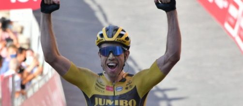 Wout van Aert vittorioso alla Strade Bianche.