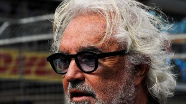 Flavio Briatore replica ad un hater che ha offeso il figlio: &lsquo;Nathan non &egrave; obeso&rsquo;.