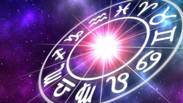 L’oroscopo del 15 dicembre e classifica: Pesci scattante, Sagittario in forma.