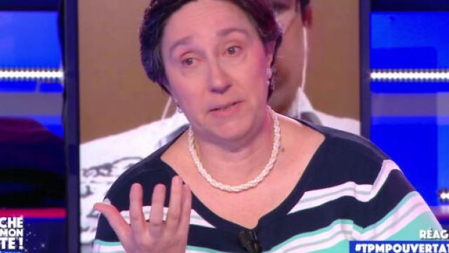 TPMP : Danielle Moreau émue en évoquant sa mère atteinte d'Alzheimer. ©C8 Capture