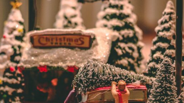 Oroscopo di domani, 15 dicembre: Sagittario competitivo, Capricorno in famiglia.