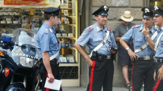 Perugia: due uomini si fingono carabinieri.