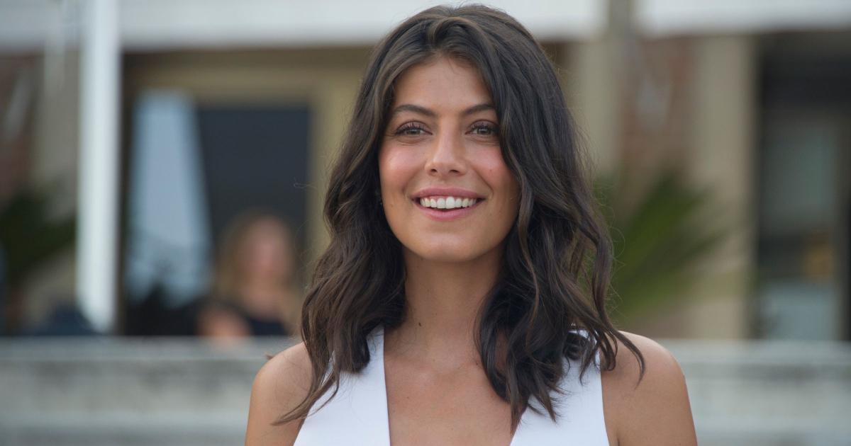 Tagli Capelli Ricci Quelli Giusti Per Ogni Forma Del Viso Vogue Tagli Capelli Ricci Quelli Giusti Per Ogni Forma Del Viso Vogue