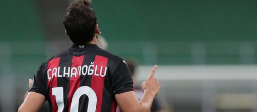Hakan Calhanoglu, numero 10 del Milan.