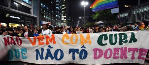 Multidão protesta em São Paulo contra a 'cura gay'. (Arquivo Blasting News)