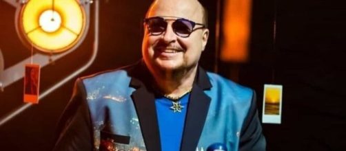 Paulinho, vocalista do Roupa Nova, morreu aos 68 anos vítima da Covid-19. (Arquivo Blasting News)