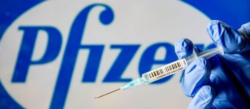 Pfizer y Moderna acaban de presentar su solicitud para la distribución de las vacunas que han desarrollado contra el coronavirus.