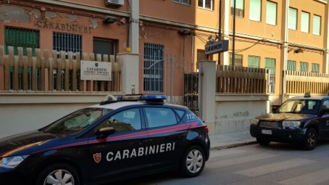 Bellano, mariti gelosi contro maresciallo latin lover: 'Gi&ugrave; le mani dalle nostre mogli'.