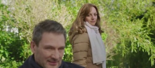 Tempesta d'amore, anticipazioni al 10 gennaio: Ariane è tesa dopo la visita dell'ex marito.