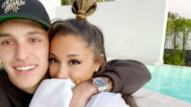 Ariana Grande e Dalton Gomez sono ufficialmente fidanzati.
