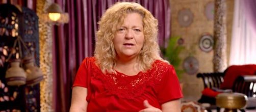 ‘90 Day Fiancé’: Tracy goes further to expose Lisa, now reveals her dating pics. [Image Source: TLC Australia/ YouTube Screenshot]