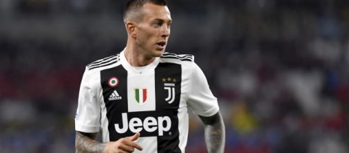 Juventus, Bernardeschi potrebbe finire al Milan o al Lione: i francesi offrirebbero Depay.