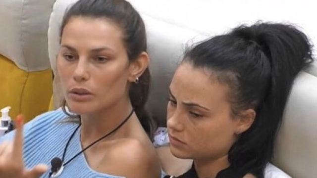 Grande Fratello Vip, Rosalinda delusa da Mello: 'Se mi tradisci, ci metto una croce'.