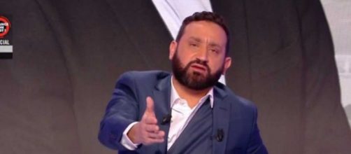 Hanouna critique le réveillon sur France 2. ©C8 Capture