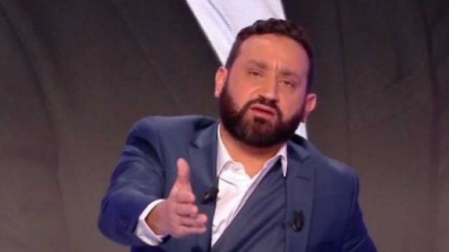 Hanouna critique le r&eacute;veillon sur France 2. &copy;C8 Capture