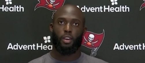 Fournette signed a one-year deal with the Bucs. [Image Source: Tampa Bay Buccaneers/YouTube]
