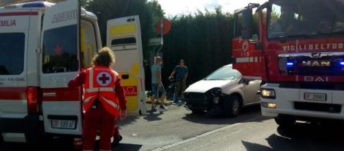 Reggio Emilia, 12enne non rientra dopo brutto voto: un furgone lo travolge e lo uccide.