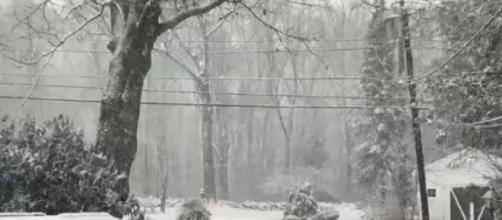 Nor’easter hits New England leaving 200,000 without power. [©NBC News YouTube video]