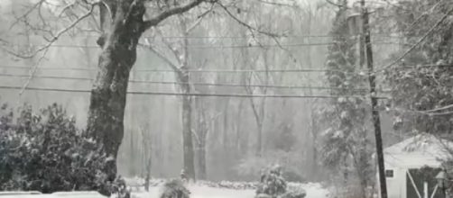 Nor’easter hits New England leaving 200,000 without power. [©NBC News YouTube video]