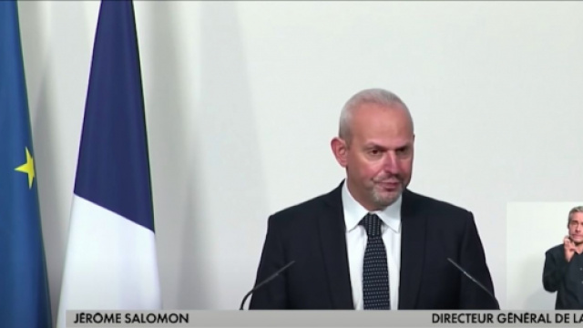 Jérôme Salomon fait le bilan des contaminations par jour qui ne passent pas sous les 5 000 cas. ©CNEWS Capture