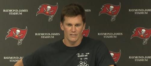 Brady lauds the healthcare workers across the country (© Tampa Bay Buccaneers/YouTube)