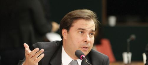 Rodrigo Maia se une com partidos de esquerda contra Jair Bolsonaro. (Arquivo Blasting News)