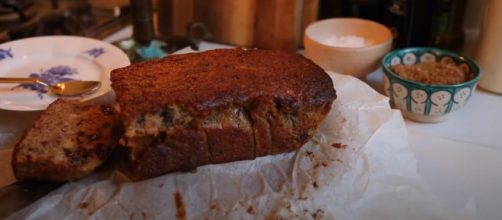 The perfect Banana Bread for this Christmas [© Isabella Thordsen - YouTube]
